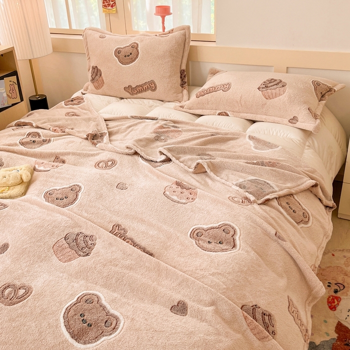 91家纺网 家纺一手货源 找家纺 川悦生活 2024新款高克重双面雪花绒毛毯 毛毯巧克力熊