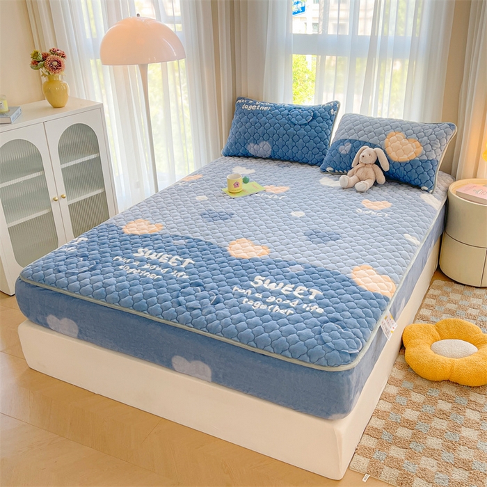 91家纺网 家纺一手货源 找家纺 康纳利 2024新款A类抗菌加厚牛奶绒印花夹棉包边床笠可搭配同款四件套提供买家秀 暖意