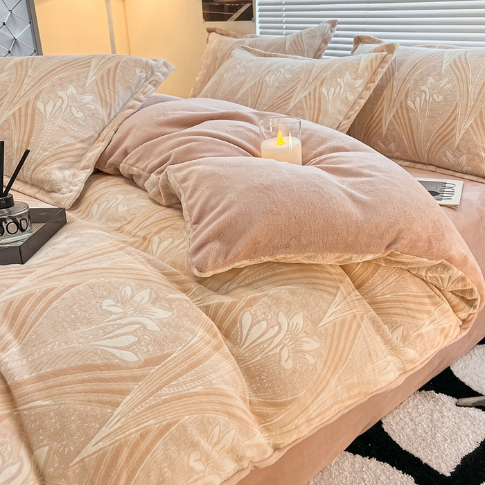 91家纺网 家纺一手货源 找家纺 2024新款A类高克重立体浮雕牛奶绒加厚保暖系列-被套 流年花束粉