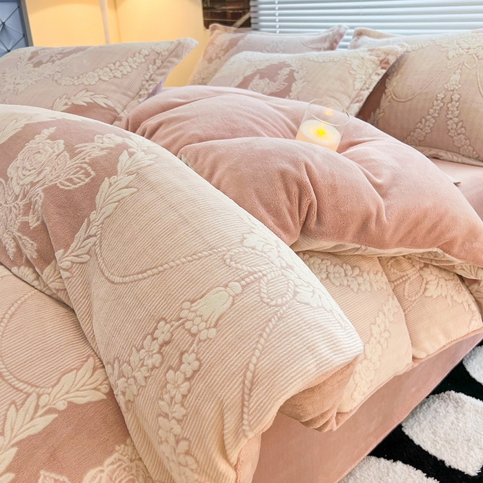 91家纺网 家纺一手货源 找家纺 2024新款A类高克重立体浮雕牛奶绒加厚保暖系列-枕套 北欧经典