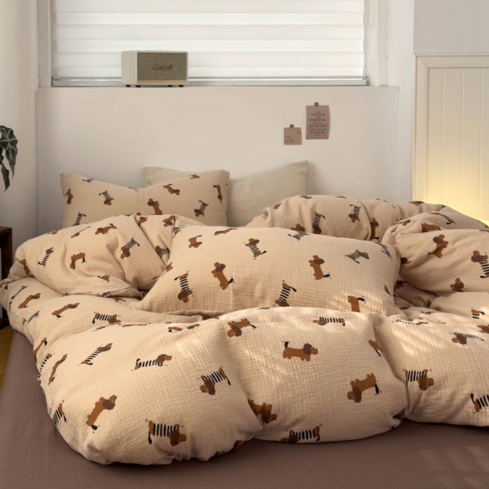 91家纺网 家纺一手货源 找家纺 洋铭区（原狠狠爱） 2024新款皱皱纱四件套 腊肠狗狗