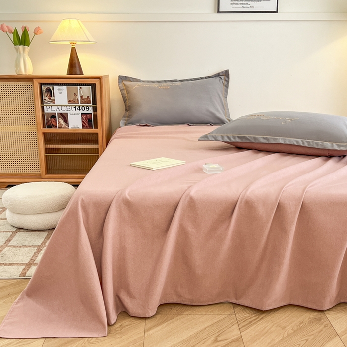 91家纺网 家纺一手货源 找家纺 菲梵家纺 2025新款纯色双拼全棉加厚磨毛刺绣款套单床单（自然光场景） 铂金粉