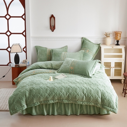 舒梦琪家纺 2024新款加厚牛奶绒夹棉绣床盖四件套 绿色