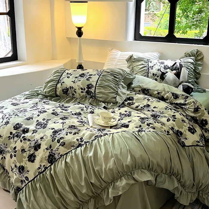 91家纺网 家纺一手货源 找家纺 春光里 2024新款法式大花边亲肤磨毛四件套 庄园风华（绿）