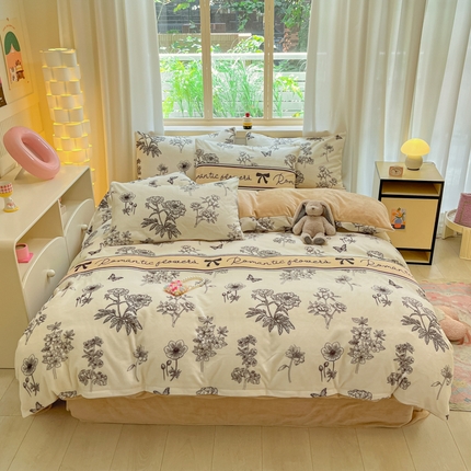 91家纺网 家纺一手货源 找家纺 铭宣家居 2024新款7斤小清新高克重牛奶绒印花四件套床单床笠款 一帘幽梦