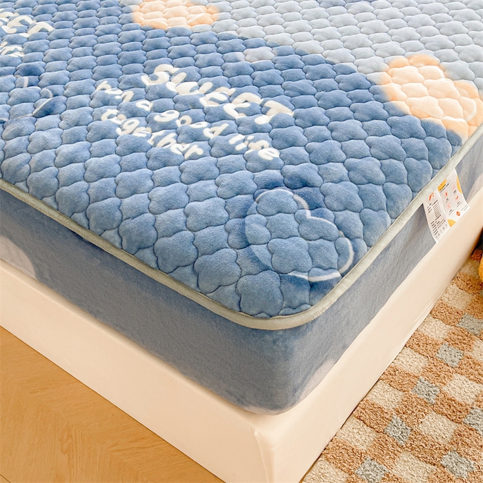 91家纺网 家纺一手货源 找家纺 康纳利 2024新款A类抗菌加厚牛奶绒印花夹棉包边床笠可搭配同款四件套提供买家秀 暖意