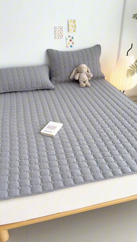 91家纺网 家纺一手货源 找家纺 侨鑫 2024新款亲肤磨毛夹棉床垫 灰色