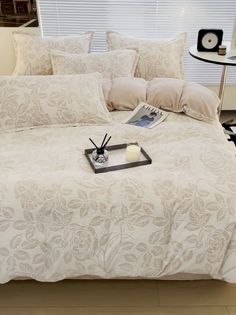 91家纺网 家纺一手货源 找家纺 2024新款A类高克重立体浮雕牛奶绒加厚保暖系列-枕套 爱意浓粉