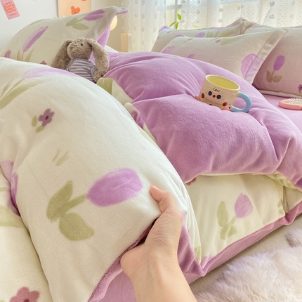 91家纺网 家纺一手货源 找家纺 （总）康纳利 2024新款A类高克重牛奶绒小清新印花四件套提供买家秀