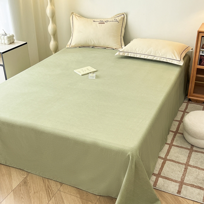 91家纺网 家纺一手货源 找家纺 菲梵家纺 2025新款纯色双拼全棉加厚磨毛刺绣款套单床单（自然光场景） 抹茶绿