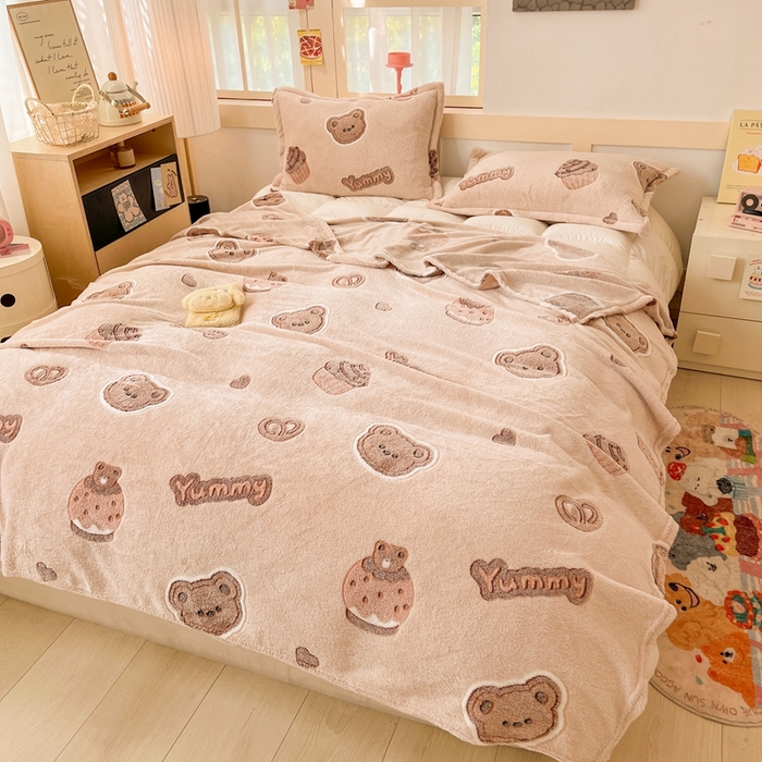 91家纺网 家纺一手货源 找家纺 川悦生活 2024新款高克重双面雪花绒毛毯 毛毯巧克力熊