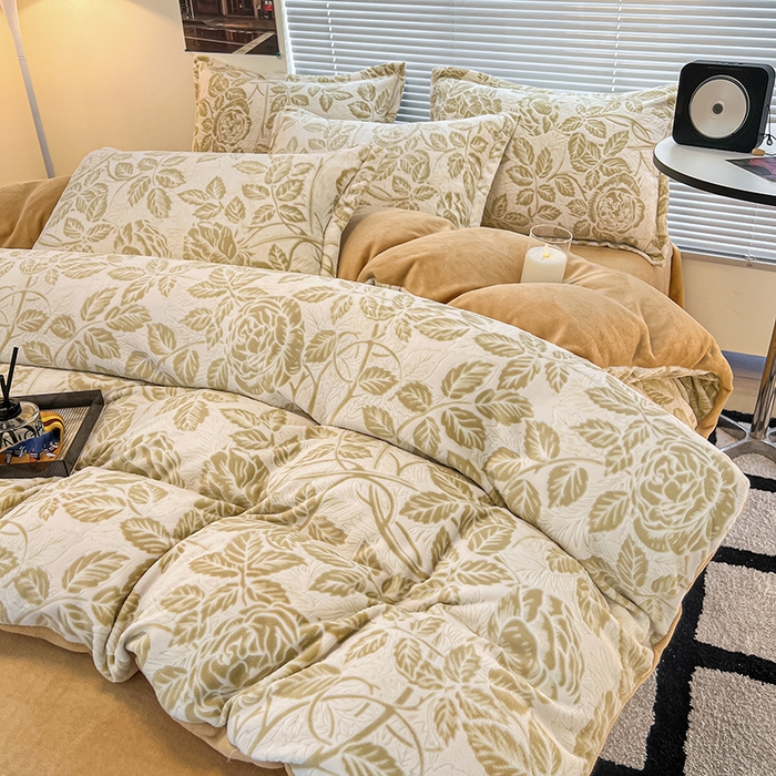 91家纺网 家纺一手货源 找家纺 2024新款A类高克重立体浮雕牛奶绒加厚保暖系列-被套 爱意浓卡其