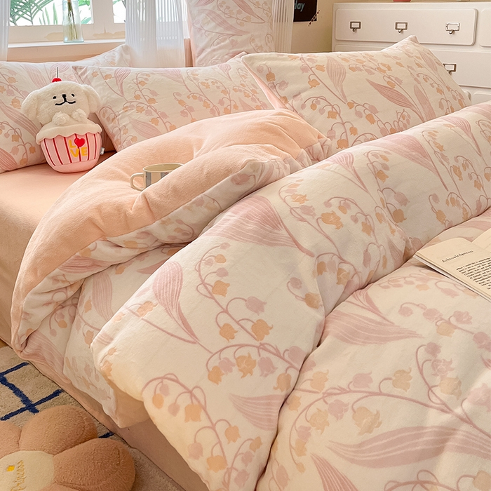 91家纺网 家纺一手货源 找家纺 高克重上色立体雕花牛奶绒着色烂花四件套宝宝绒婴儿绒秋冬加厚法兰绒珊瑚绒三件套 铃兰-粉