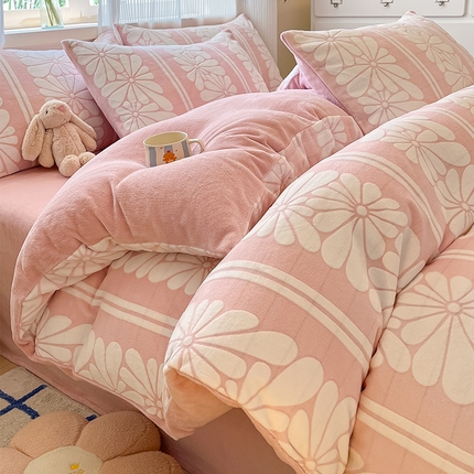 91家纺网 家纺一手货源 找家纺 高克重上色立体雕花牛奶绒着色烂花四件套宝宝绒婴儿绒秋冬加厚法兰绒珊瑚绒三件套 晚意-粉