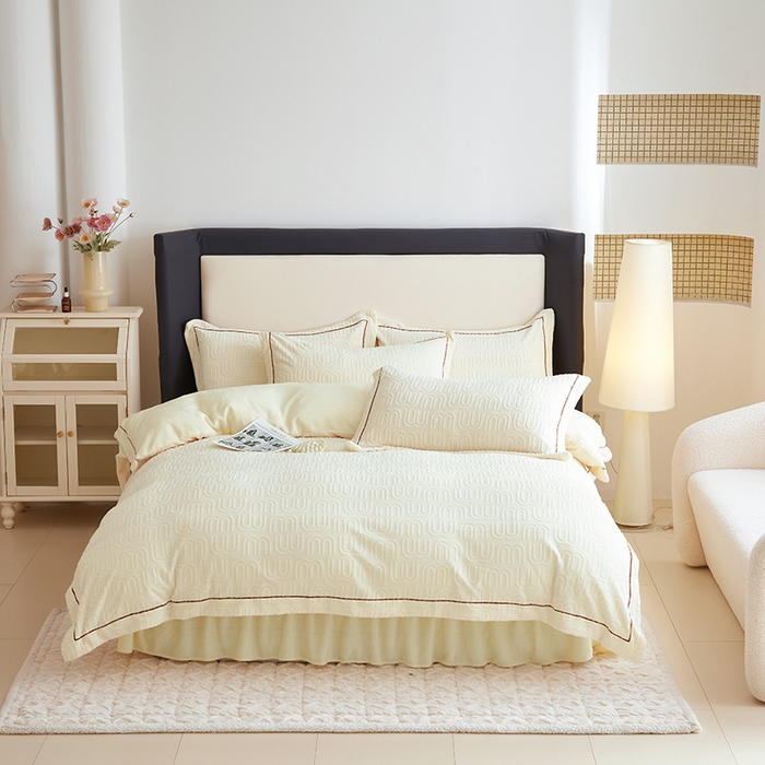 91家纺网 家纺一手货源 找家纺 舒梦琪家纺 2024新款雕花绒床盖一字绣四件套 min奶白