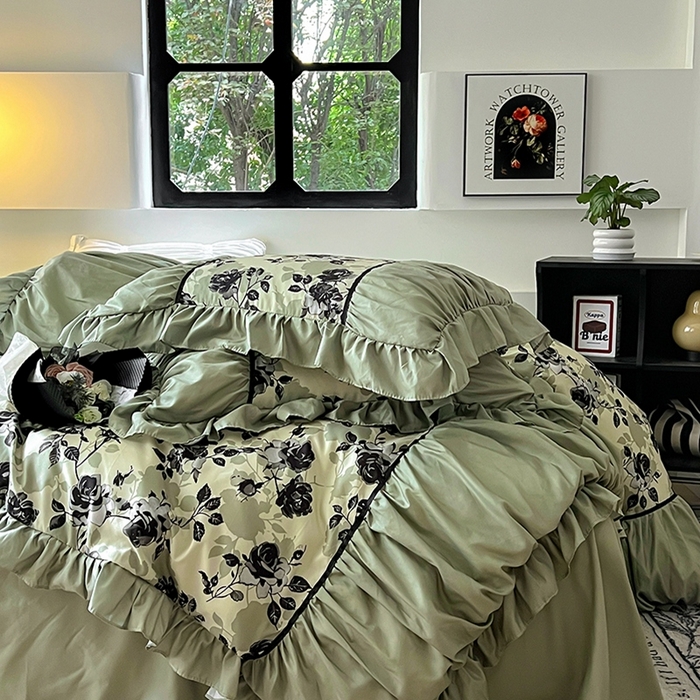 91家纺网 家纺一手货源 找家纺 春光里 2024新款法式大花边亲肤磨毛四件套 庄园风华（绿）