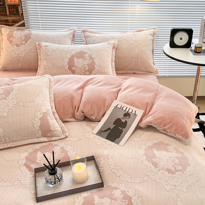 91家纺网 家纺一手货源 找家纺 2024新款A类高克重立体浮雕牛奶绒加厚保暖系列-枕套 北欧经典