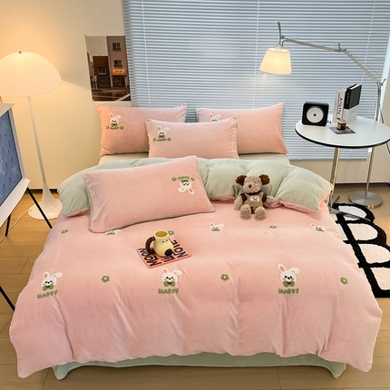 91家纺网 家纺一手货源 找家纺 （总）2024新款A类高克重牛奶绒毛巾绣加厚保暖系列四件套