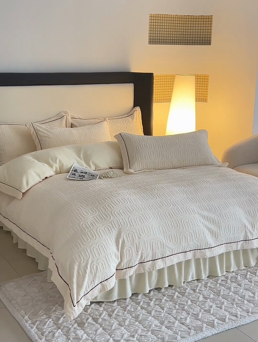 91家纺网 家纺一手货源 找家纺 舒梦琪家纺 2024新款雕花绒床盖一字绣四件套 min奶白