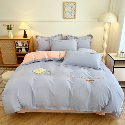 91家纺网 家纺一手货源 找家纺 （总）菲梵家纺 2025新款纯色双拼全棉加厚磨毛刺绣款四件套（自然光场景）