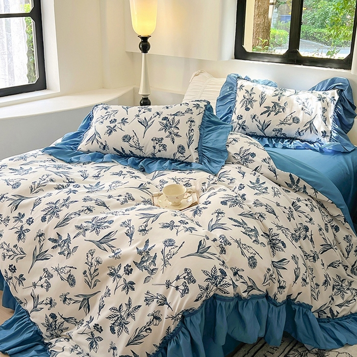 91家纺网 家纺一手货源 找家纺 春光里 2024新款法式大花边亲肤磨毛四件套 野绘霜枝（蔚蓝）