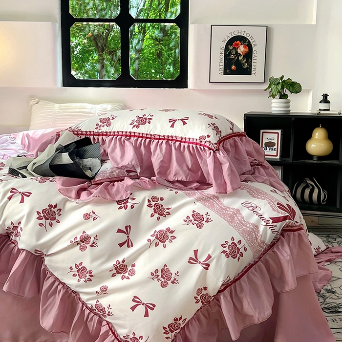 91家纺网 家纺一手货源 找家纺 春光里 2024新款法式大花边亲肤磨毛四件套 花样年华（桃红）