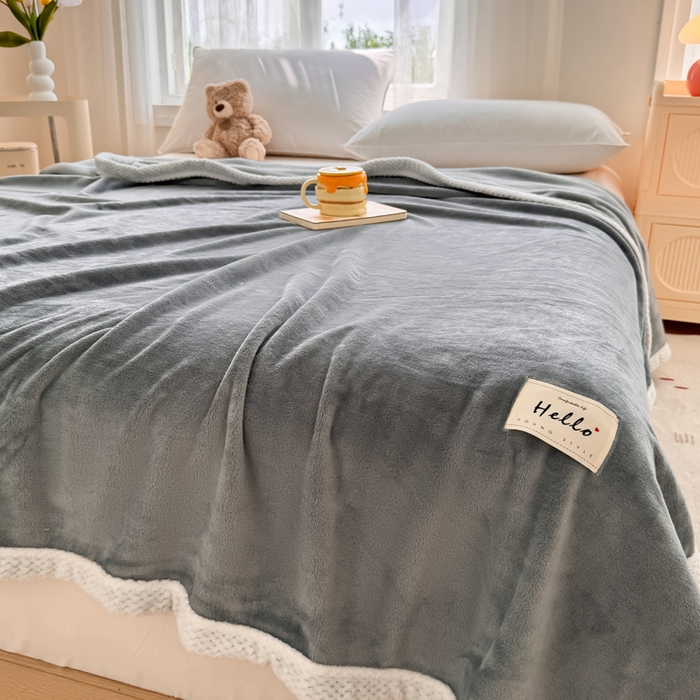 91家纺网 家纺一手货源 找家纺 侨鑫 2024新款高克重牛奶绒纯色毛毯 浅灰