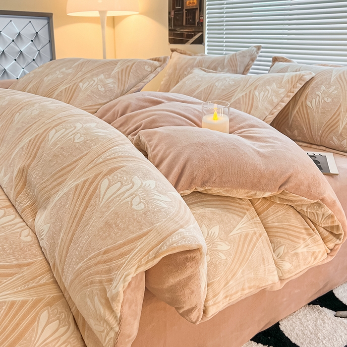 91家纺网 家纺一手货源 找家纺 2024新款A类高克重立体浮雕牛奶绒加厚保暖系列-被套 流年花束粉