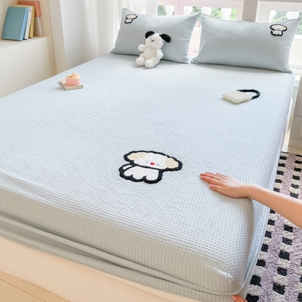 91家纺网 家纺一手货源 找家纺 居眠 2024新款全棉华夫格毛巾绣床笠 毛绒小狗-蓝