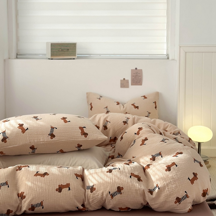 91家纺网 家纺一手货源 找家纺 洋铭区（原狠狠爱） 2024新款皱皱纱四件套 腊肠狗狗