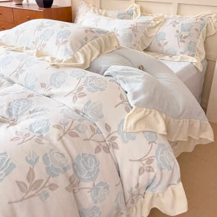 91家纺网 家纺一手货源 找家纺 2025冬季新款牛奶绒四件套-玫瑰系列 蓝玫瑰