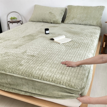 91家纺网 家纺一手货源 找家纺 Sweet dreams甜梦 2024新款牛奶绒蝴蝶结纯色夹棉床笠 青石绿