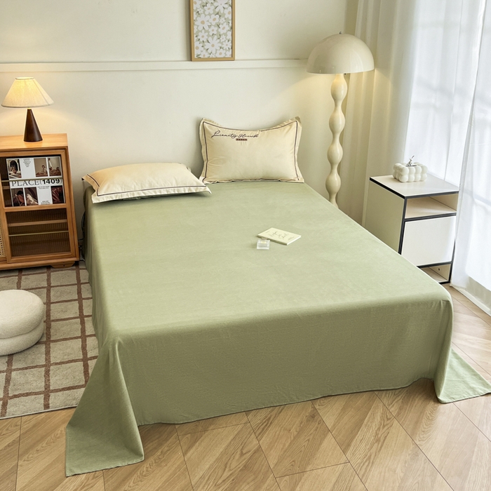 91家纺网 家纺一手货源 找家纺 菲梵家纺 2025新款纯色双拼全棉加厚磨毛刺绣款套单床单（自然光场景） 抹茶绿