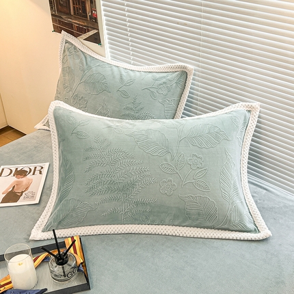 2024新款A类高克重3D立体雕花牛奶绒保暖系列-枕套 花雕蓝