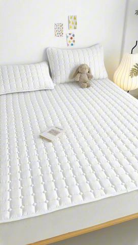 91家纺网 家纺一手货源 找家纺 侨鑫 2024新款亲肤磨毛夹棉床垫 白色