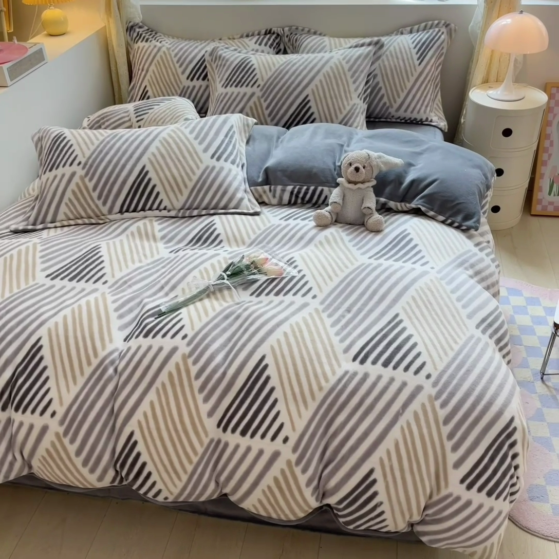 91家纺网 家纺一手货源 找家纺 康纳利 2024新款A类高克重牛奶绒小清新印花四件套提供买家秀 柏拉图