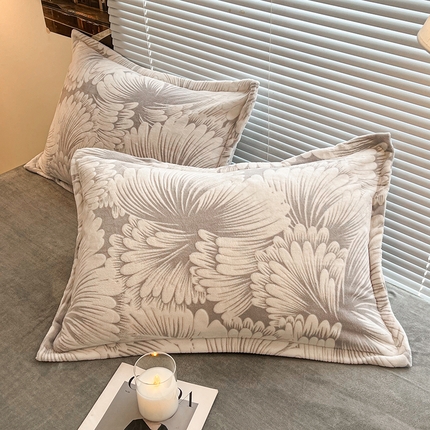 91家纺网 家纺一手货源 找家纺 （总）2024新款A类高克重立体浮雕牛奶绒加厚保暖系列-枕套