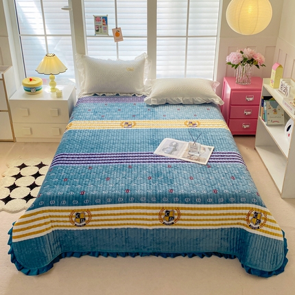 91家纺网 家纺一手货源 找家纺 （总）胜权家纺 2024秋冬新款A类印花牛奶绒加厚保暖圆角花边夹棉床盖