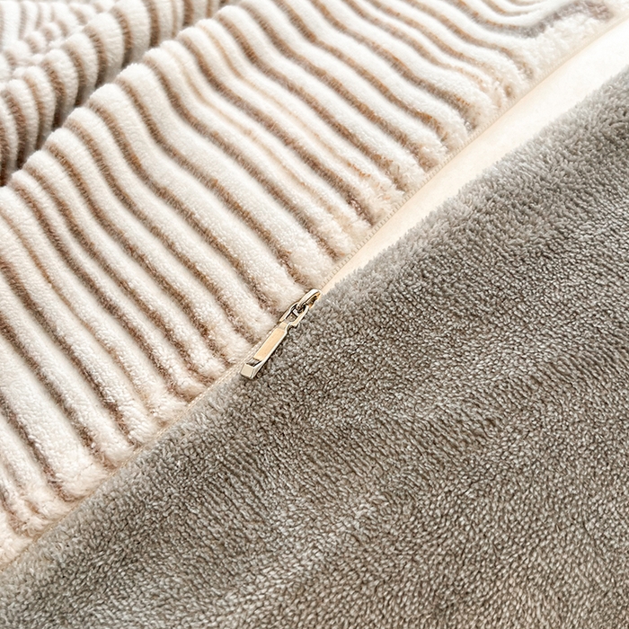 91家纺网 家纺一手货源 找家纺 2024新款A类高克重立体浮雕牛奶绒加厚保暖系列-枕套 斑马灰