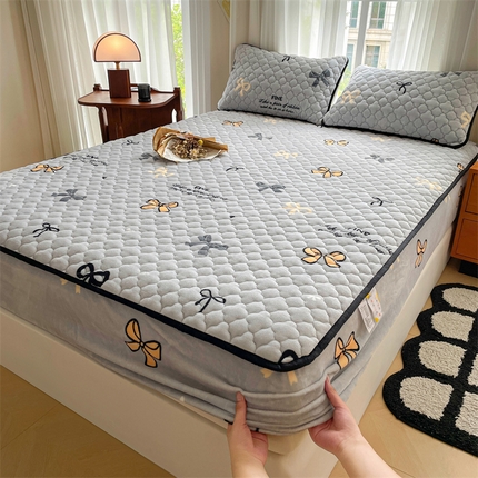 91家纺网 家纺一手货源 找家纺 （总）康纳利 2024新款A类抗菌加厚牛奶绒印花夹棉包边床笠可搭配同款四件套提供买家秀