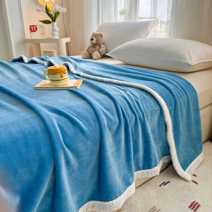 91家纺网 家纺一手货源 找家纺 侨鑫 2024新款高克重牛奶绒纯色毛毯 天空蓝