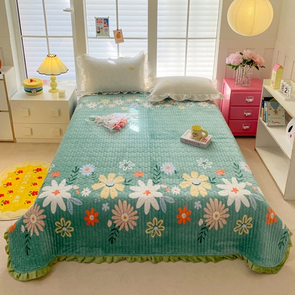 91家纺网 家纺一手货源 找家纺 （总）胜权家纺 2024秋冬新款A类印花牛奶绒加厚保暖圆角花边夹棉床盖