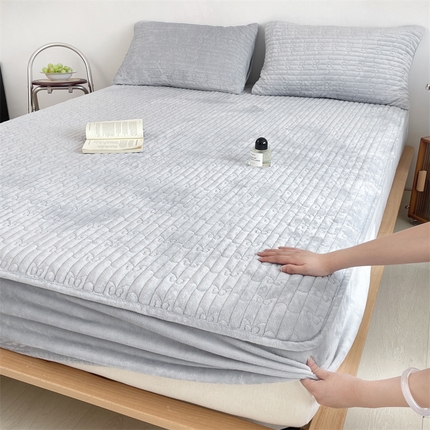 91家纺网 家纺一手货源 找家纺 Sweet dreams甜梦 2024新款牛奶绒蝴蝶结纯色夹棉床笠 浅灰