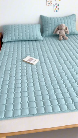 91家纺网 家纺一手货源 找家纺 侨鑫 2024新款亲肤磨毛夹棉床垫 水绿