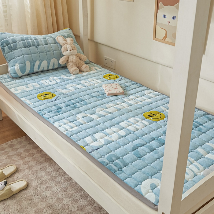 91家纺网 家纺一手货源 找家纺 卡伦家纺 2025新款A类牛奶绒夹棉加厚床垫学生宿舍单人床垫 创造梦想家