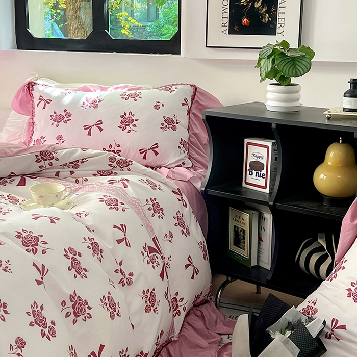 91家纺网 家纺一手货源 找家纺 春光里 2024新款法式大花边亲肤磨毛四件套 花样年华（桃红）