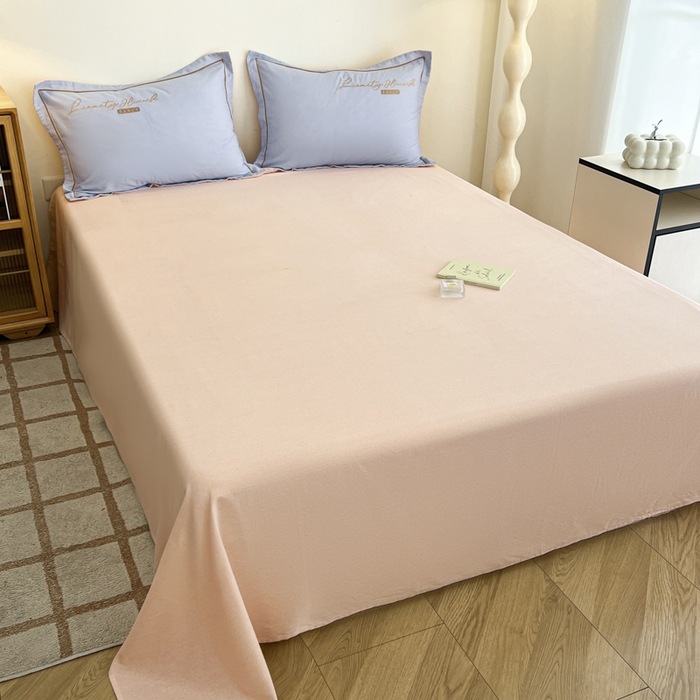 91家纺网 家纺一手货源 找家纺 菲梵家纺 2025新款纯色双拼全棉加厚磨毛刺绣款套单床单（自然光场景） 少女粉