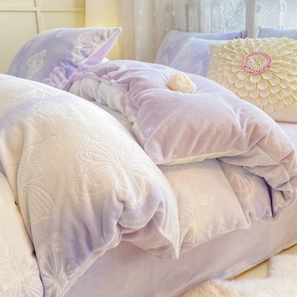 91家纺网 家纺一手货源 找家纺 （总）二八年华 2024新款彩色雕花牛奶绒四件套