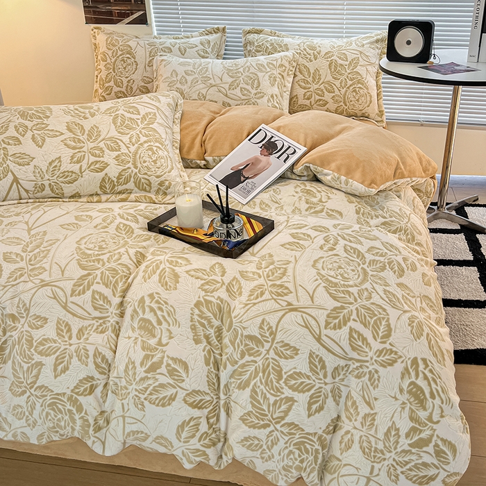 91家纺网 家纺一手货源 找家纺 2024新款A类高克重立体浮雕牛奶绒加厚保暖系列-四件套 爱意浓卡其