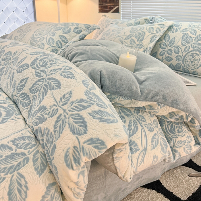 91家纺网 家纺一手货源 找家纺 2024新款A类高克重立体浮雕牛奶绒加厚保暖系列-被套 爱意浓蓝